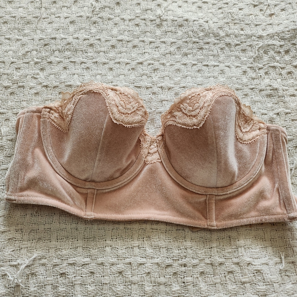 Victoria's Secret Velvet And Lace Strapless Bra - Cream